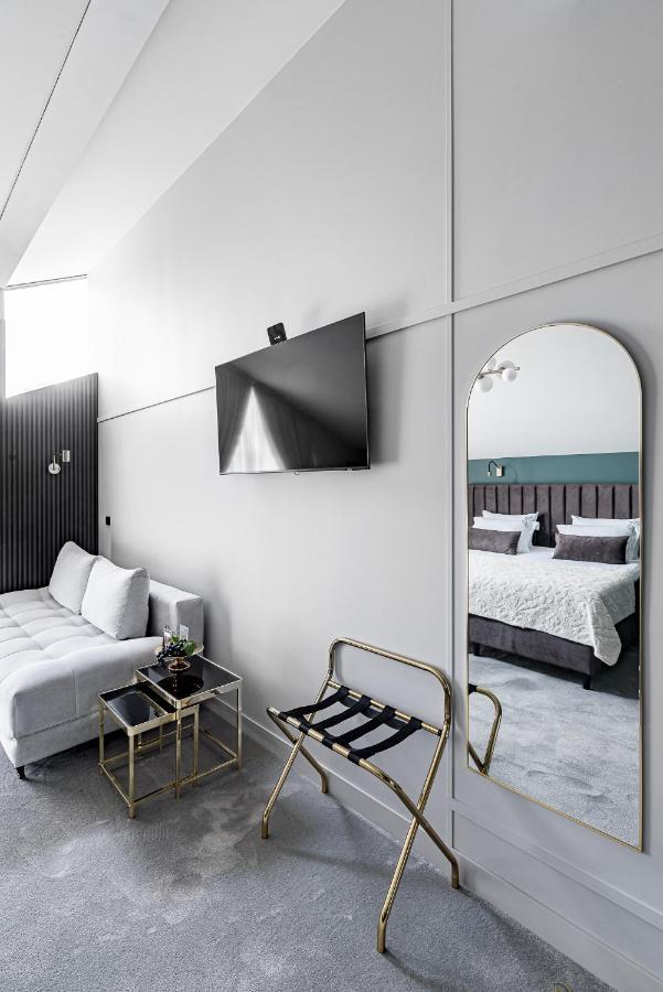 Oginski Hotel Плунґє Екстер'єр фото