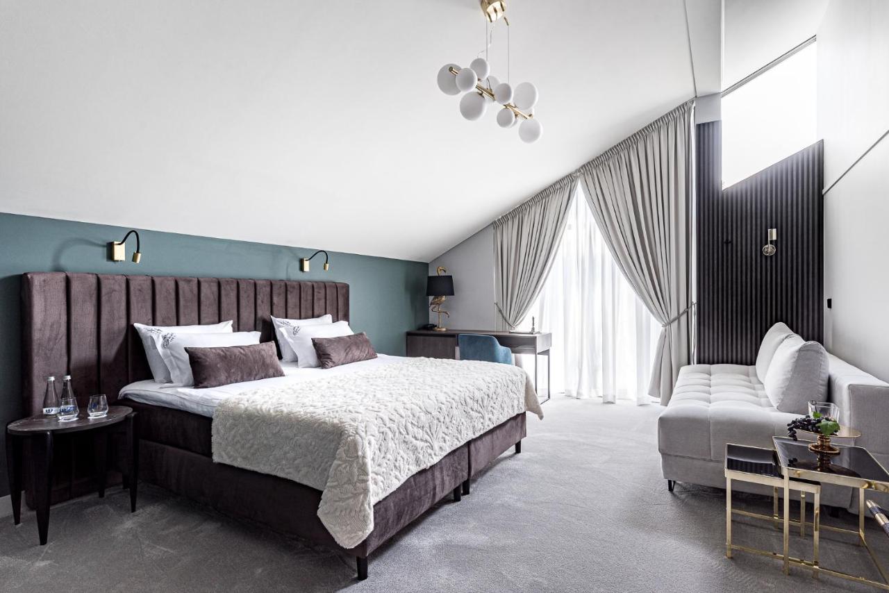 Oginski Hotel Плунґє Екстер'єр фото